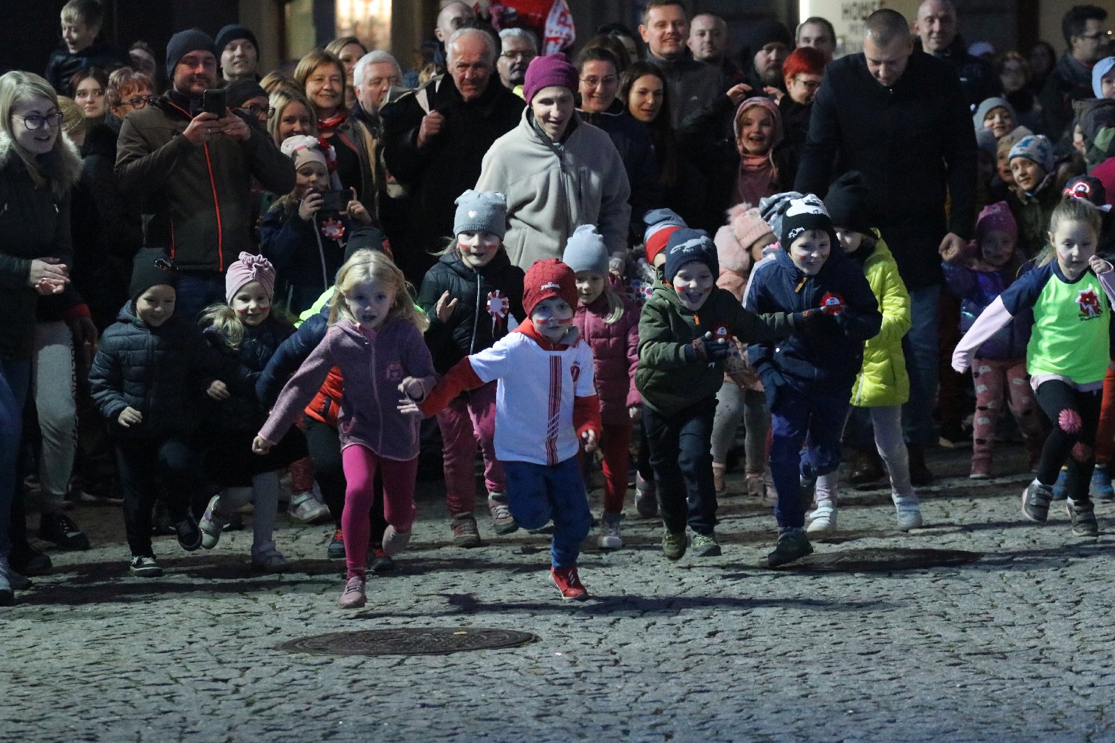 Legnicki Bieg Niepodległości. Biegi dzieci i młodzieży