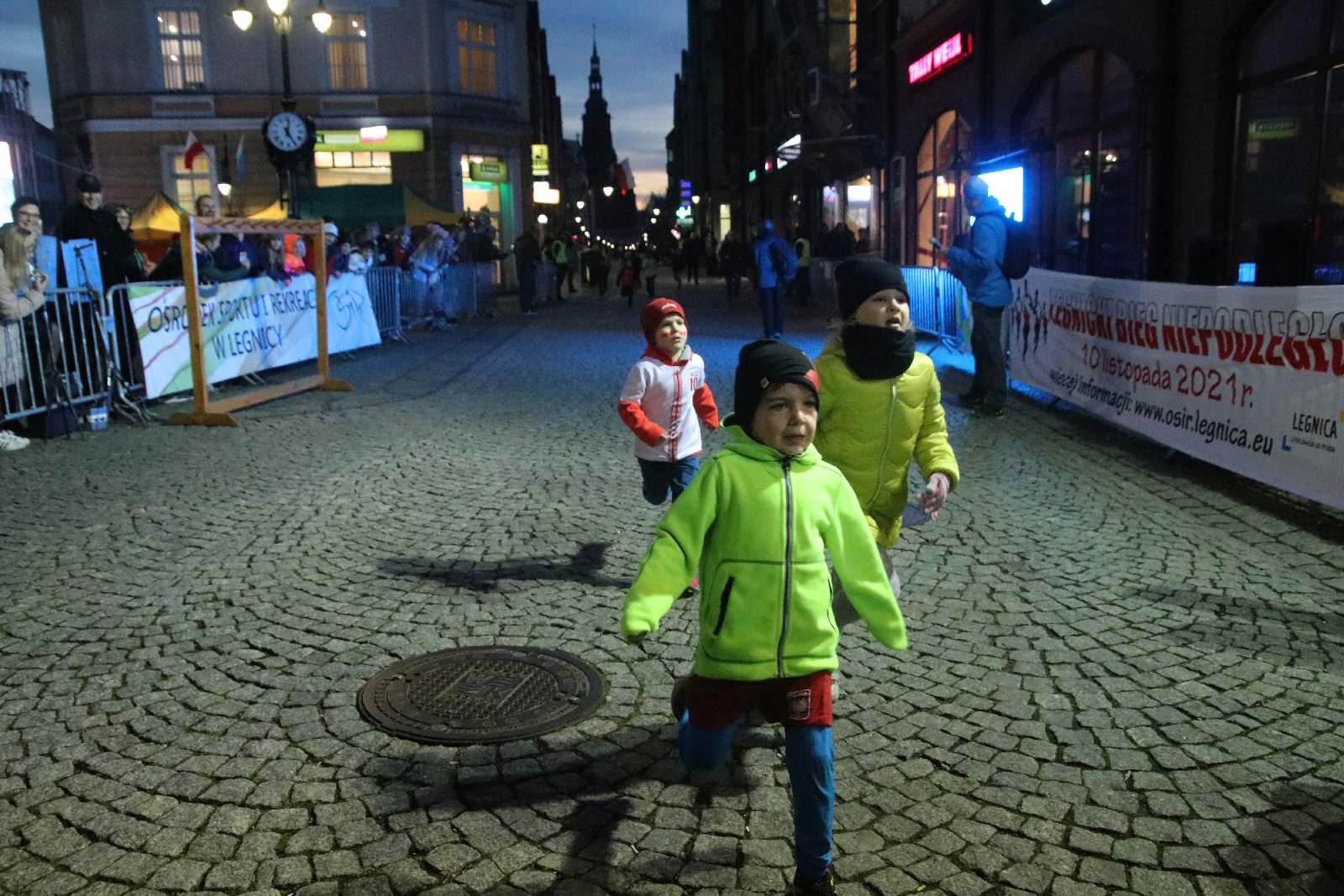 Legnicki Bieg Niepodległości. Biegi dzieci i młodzieży