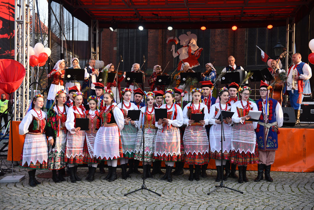 Kilka godzin trwał Legnicki Piknik Patriotyczny 2021
