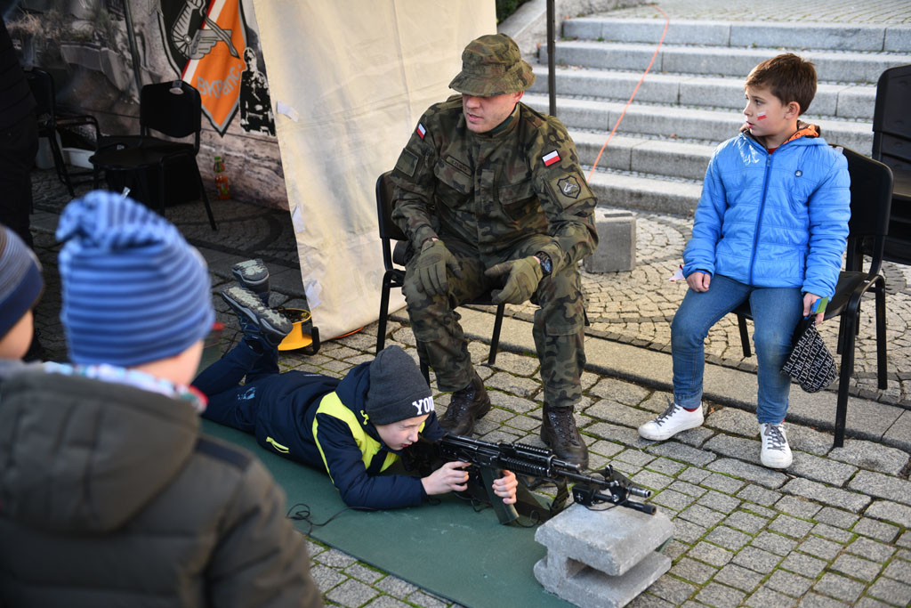 Kilka godzin trwał Legnicki Piknik Patriotyczny 2021
