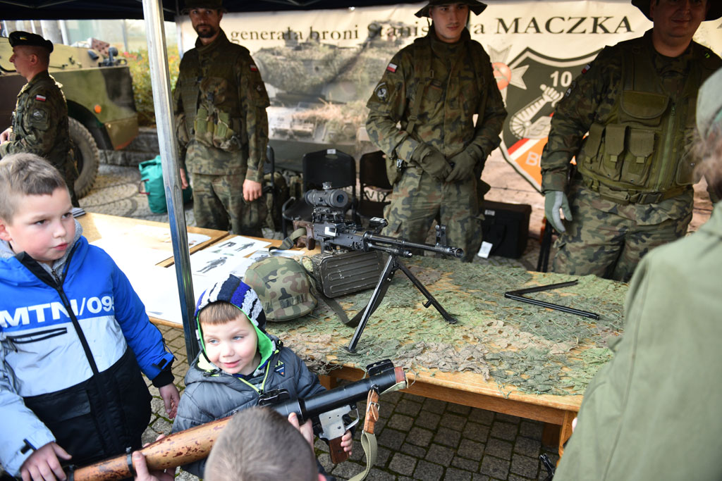 Kilka godzin trwał Legnicki Piknik Patriotyczny 2021
