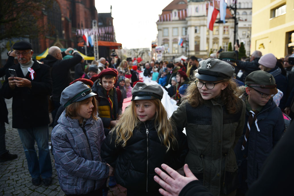 Rozwinęli biało–czerwoną w dniu święta niepodległości