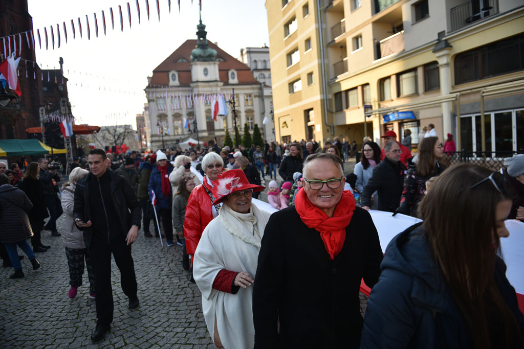 Rozwinęli biało–czerwoną w dniu święta niepodległości