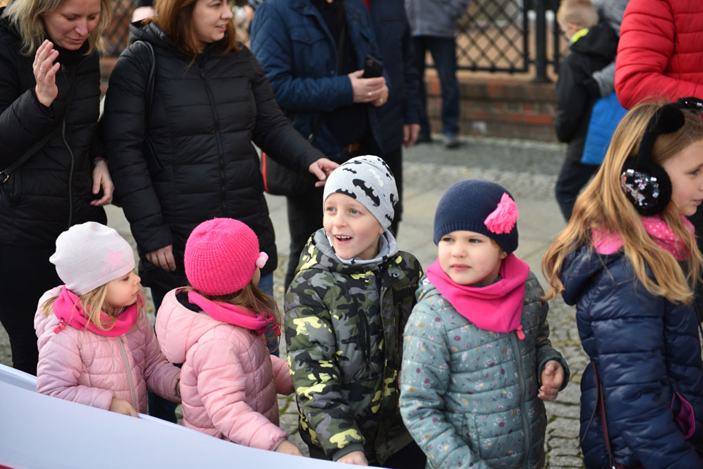 Rozwinęli biało–czerwoną w dniu święta niepodległości