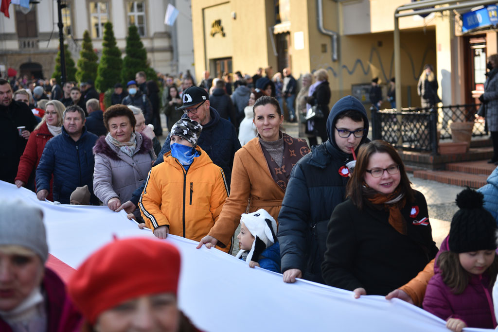 Rozwinęli biało–czerwoną w dniu święta niepodległości