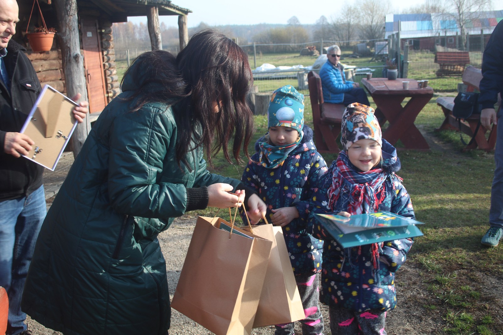 „Hania w Krainie Danieli” rymowanki autorstwa Guzickiego