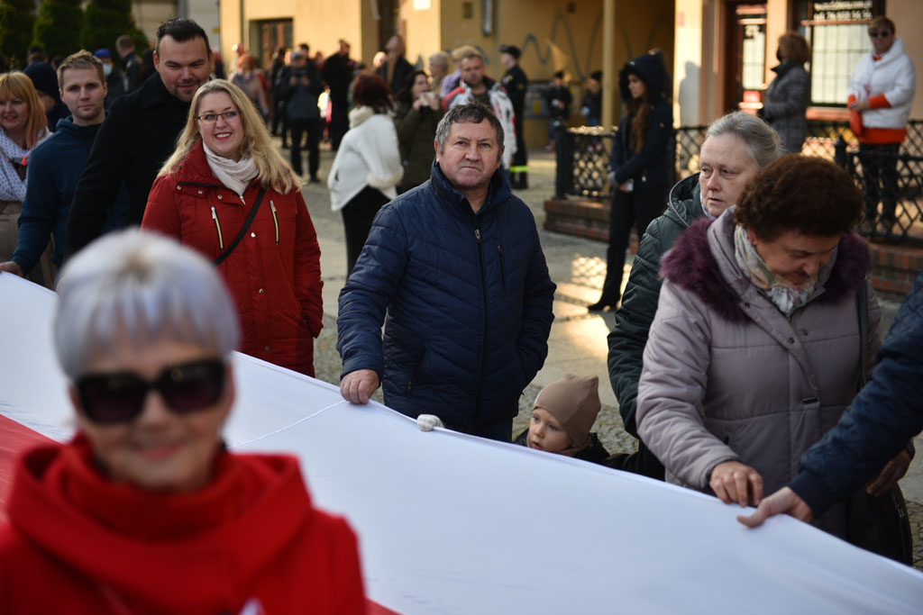 Rozwinęli biało–czerwoną w dniu święta niepodległości