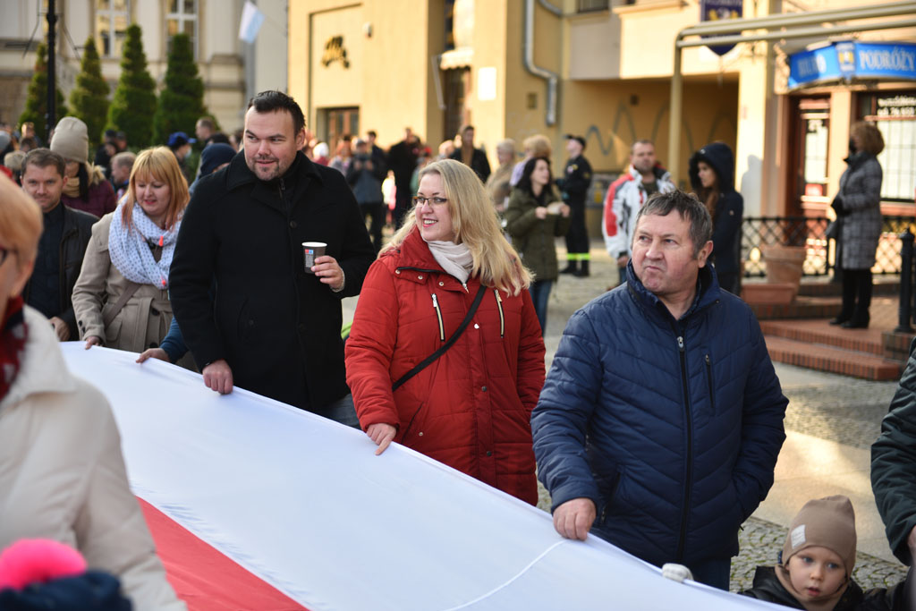Rozwinęli biało–czerwoną w dniu święta niepodległości