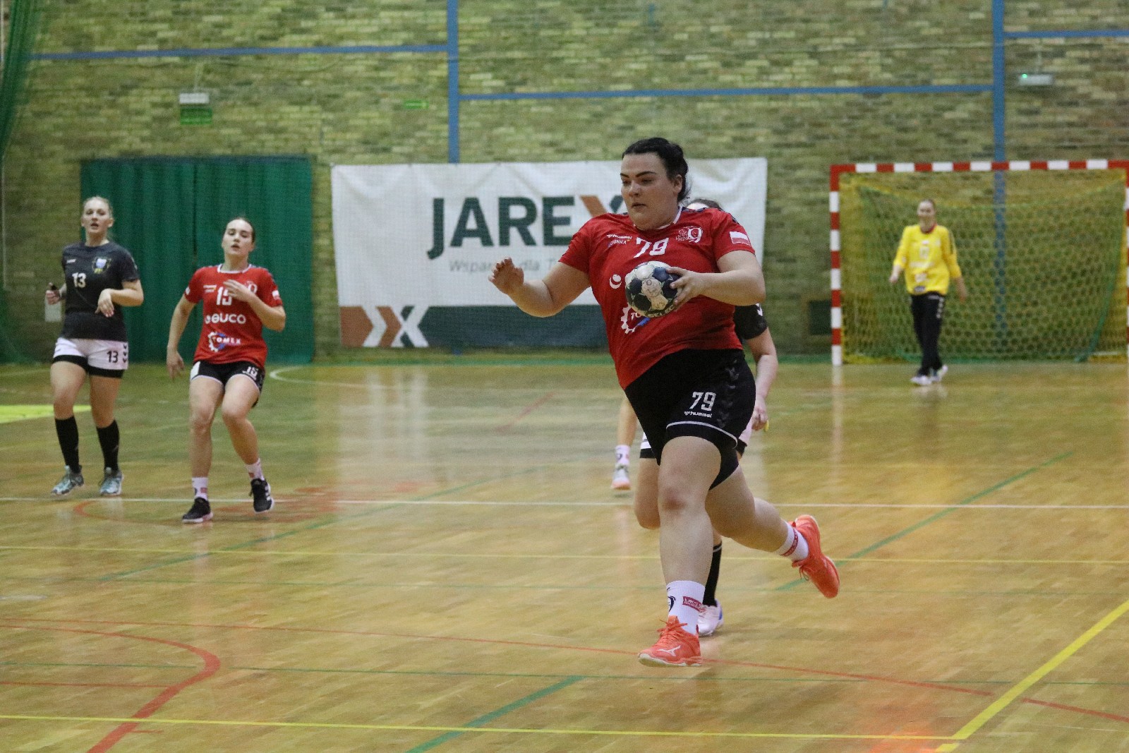 Piłkarki ręczne Dziewiątki Legnica wygrywają z Rudą Śląską