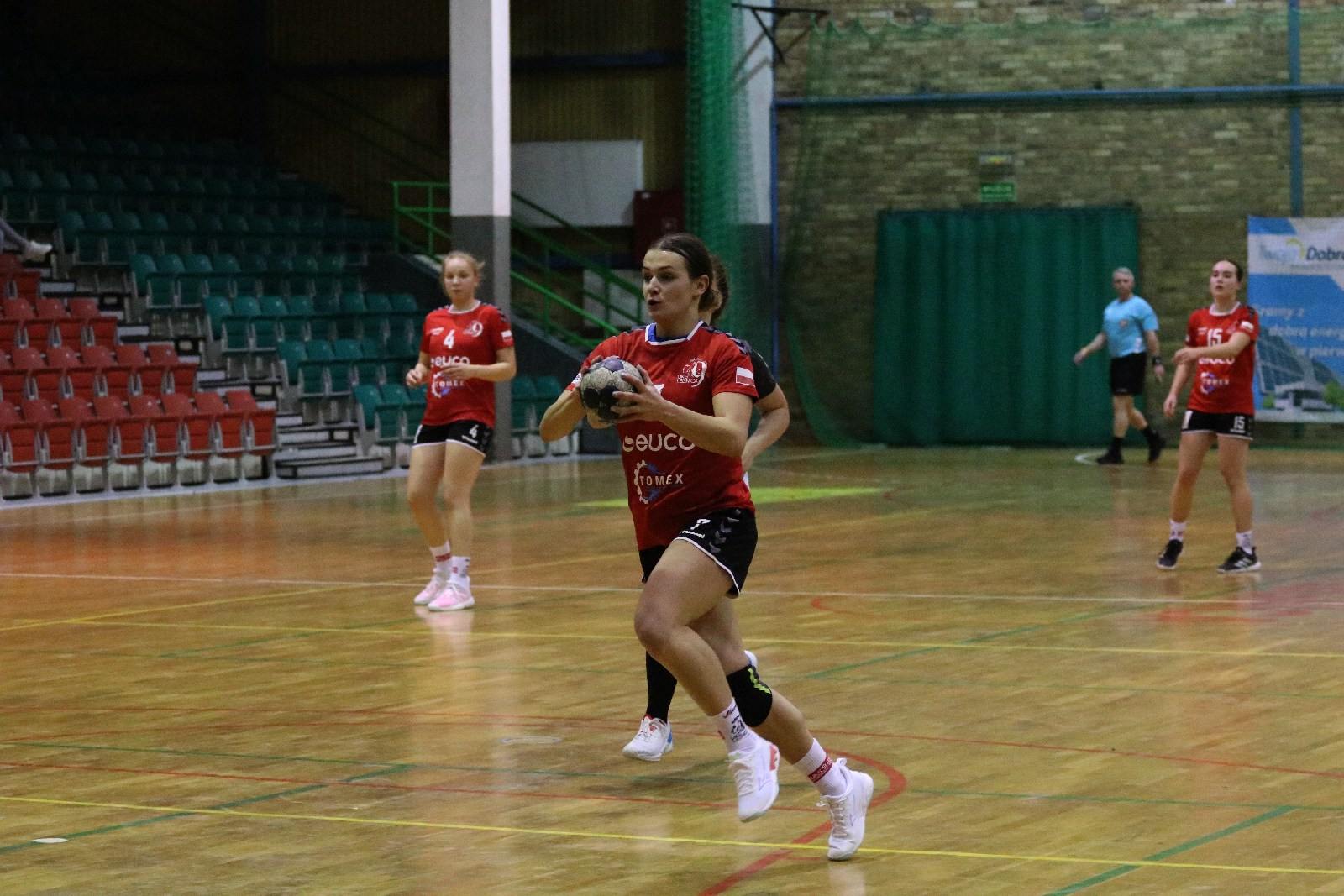 Piłkarki ręczne Dziewiątki Legnica wygrywają z Rudą Śląską