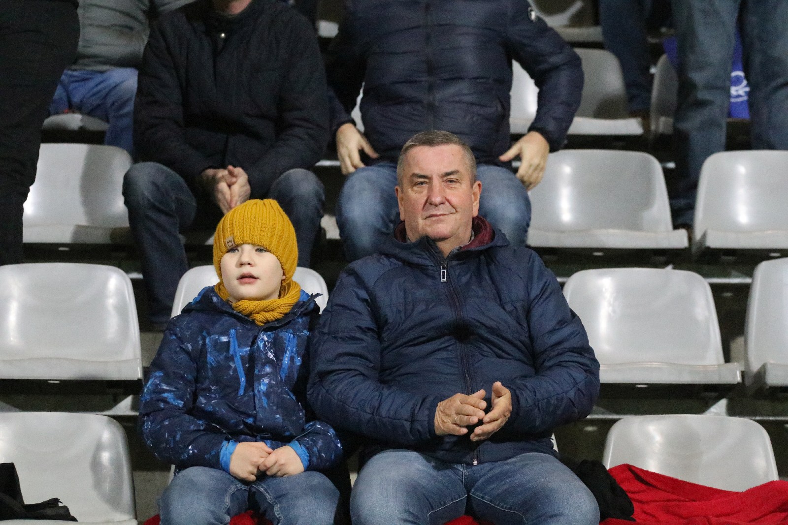 Kibice na meczu Miedź Legnica - Górnik Polkowice. Znajdź siebie!
