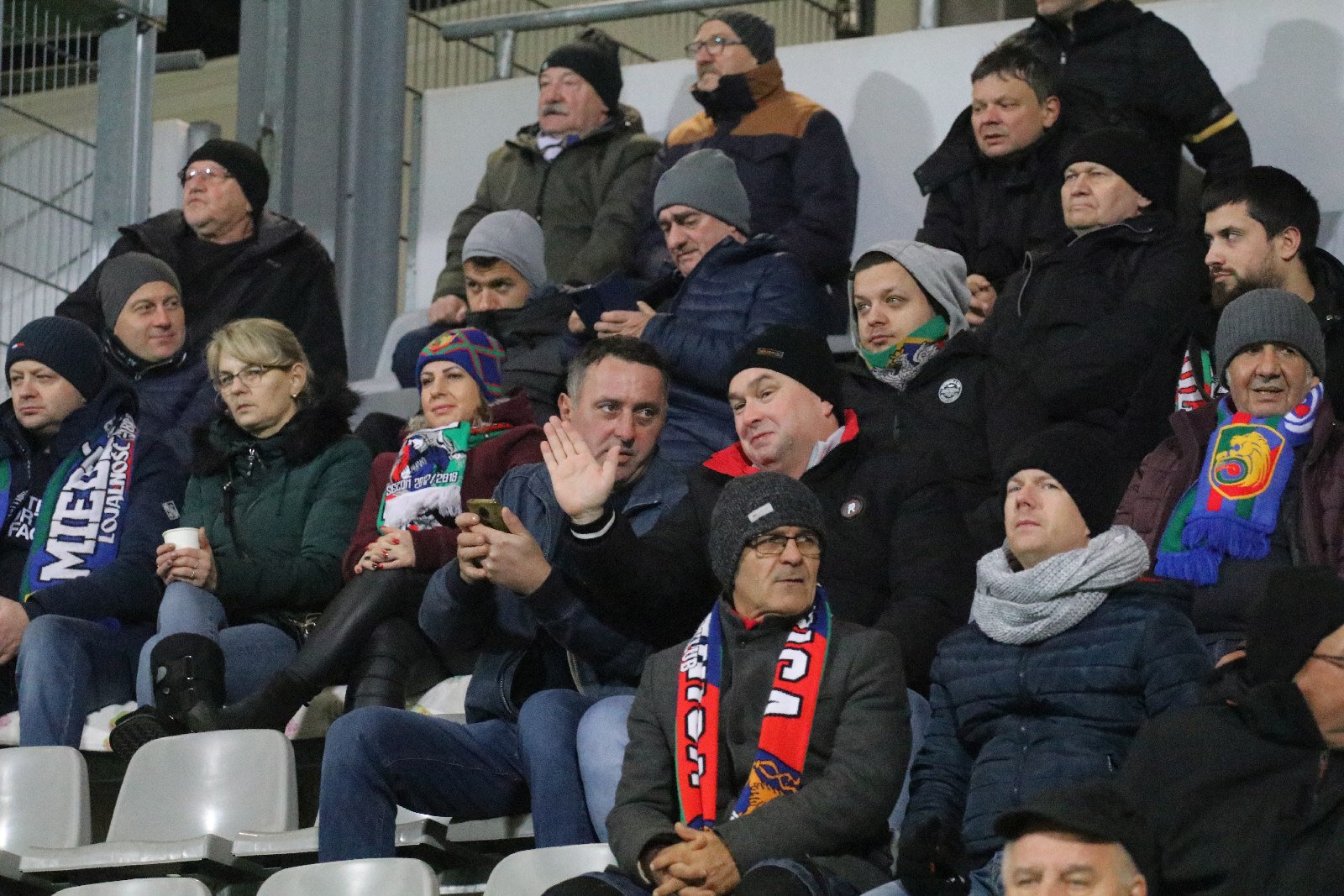 Kibice na meczu Miedź Legnica - Górnik Polkowice. Znajdź siebie!
