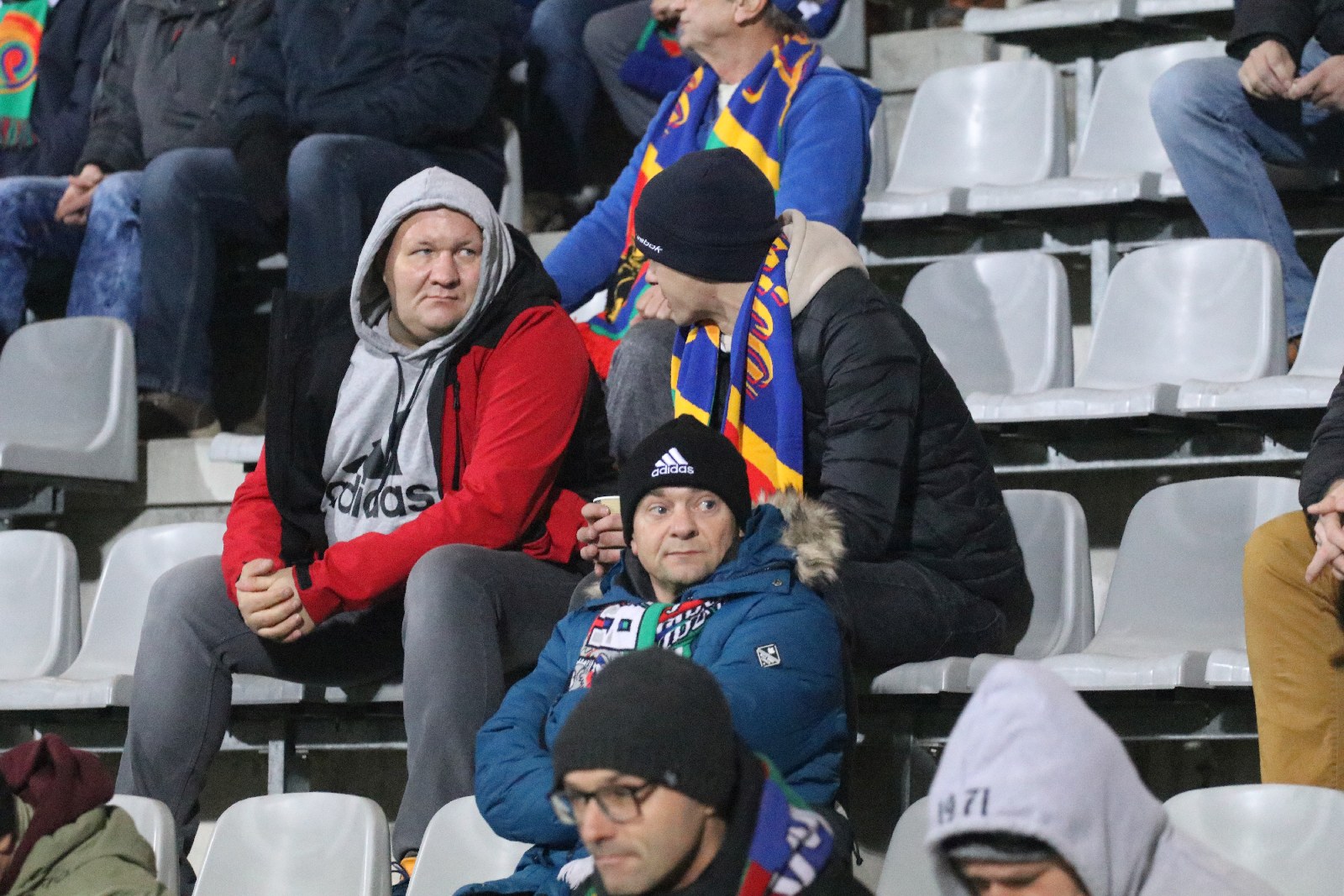 Kibice na meczu Miedź Legnica - Górnik Polkowice. Znajdź siebie!