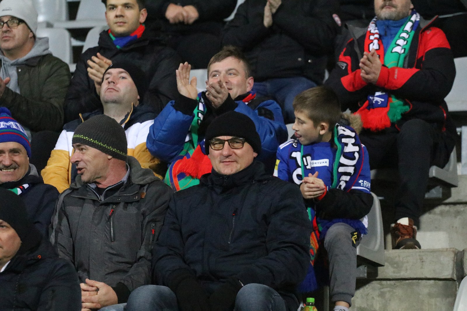 Kibice na meczu Miedź Legnica - Górnik Polkowice. Znajdź siebie!