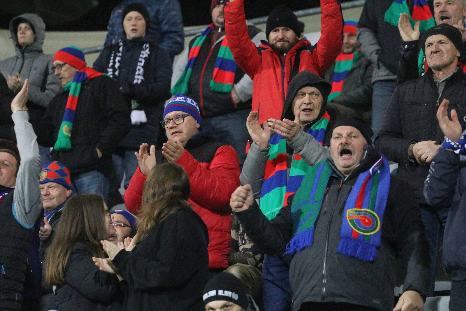 Kibice na meczu Miedź Legnica - Górnik Polkowice. Znajdź siebie!
