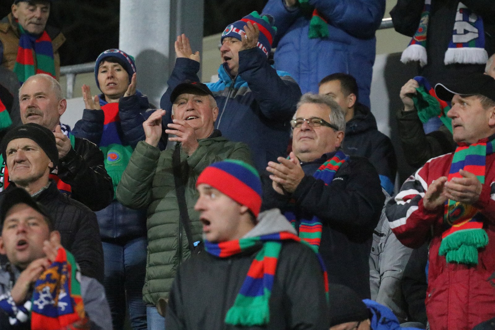 Kibice na meczu Miedź Legnica - Górnik Polkowice. Znajdź siebie!
