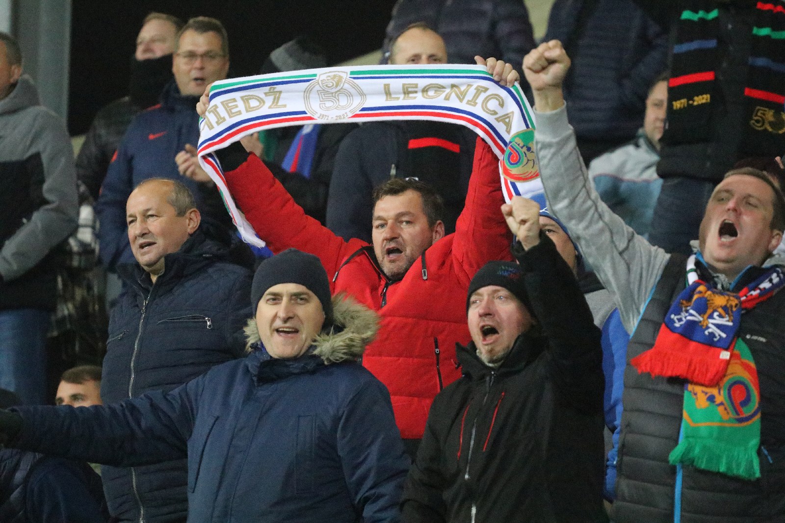 Kibice na meczu Miedź Legnica - Górnik Polkowice. Znajdź siebie!