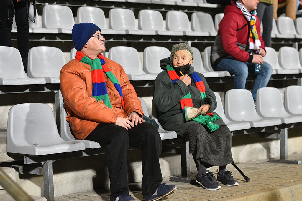 Kibice na meczu Miedź - Odra. Znajdź się na zdjęciach
