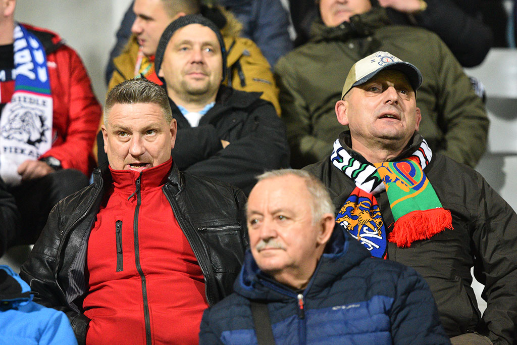 Kibice na meczu Miedź - Odra. Znajdź się na zdjęciach