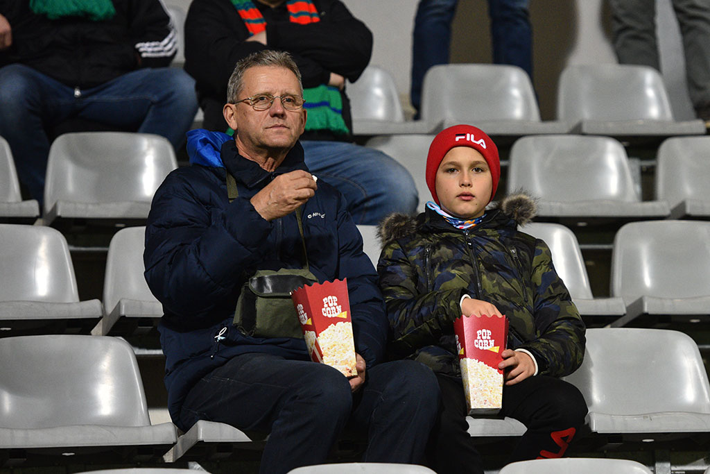 Kibice na meczu Miedź - Odra. Znajdź się na zdjęciach