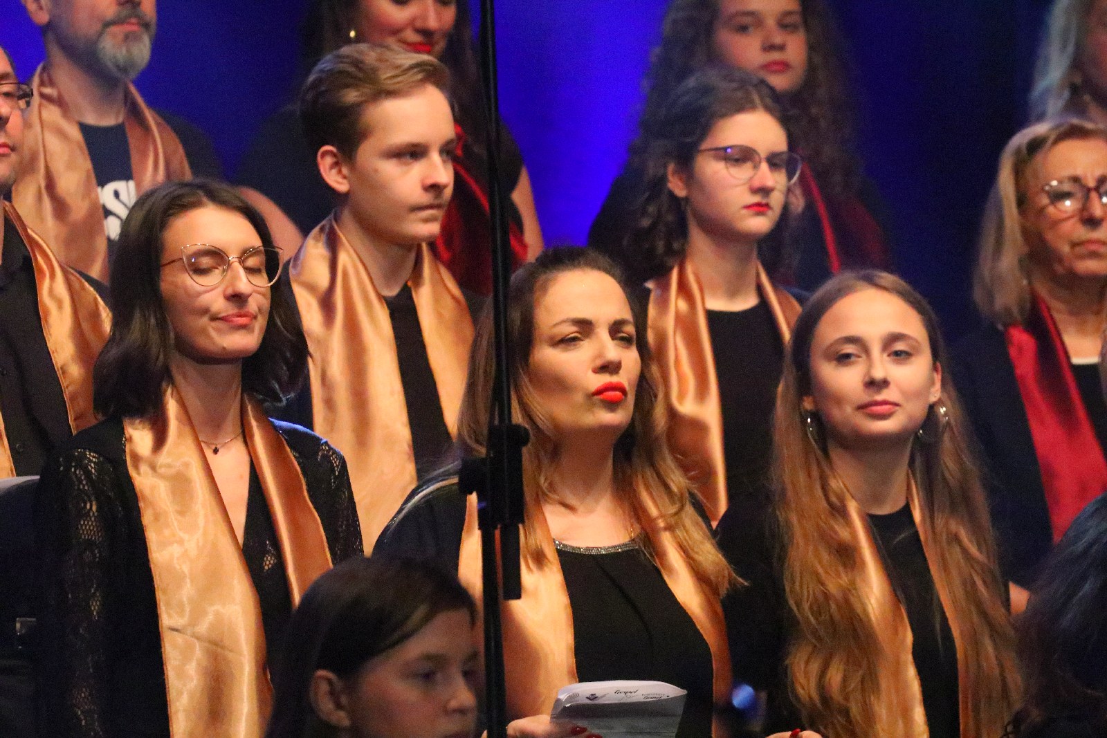 Legniczanie zaśpiewali z Mietkiem Szcześniakiem i Gospel Joy