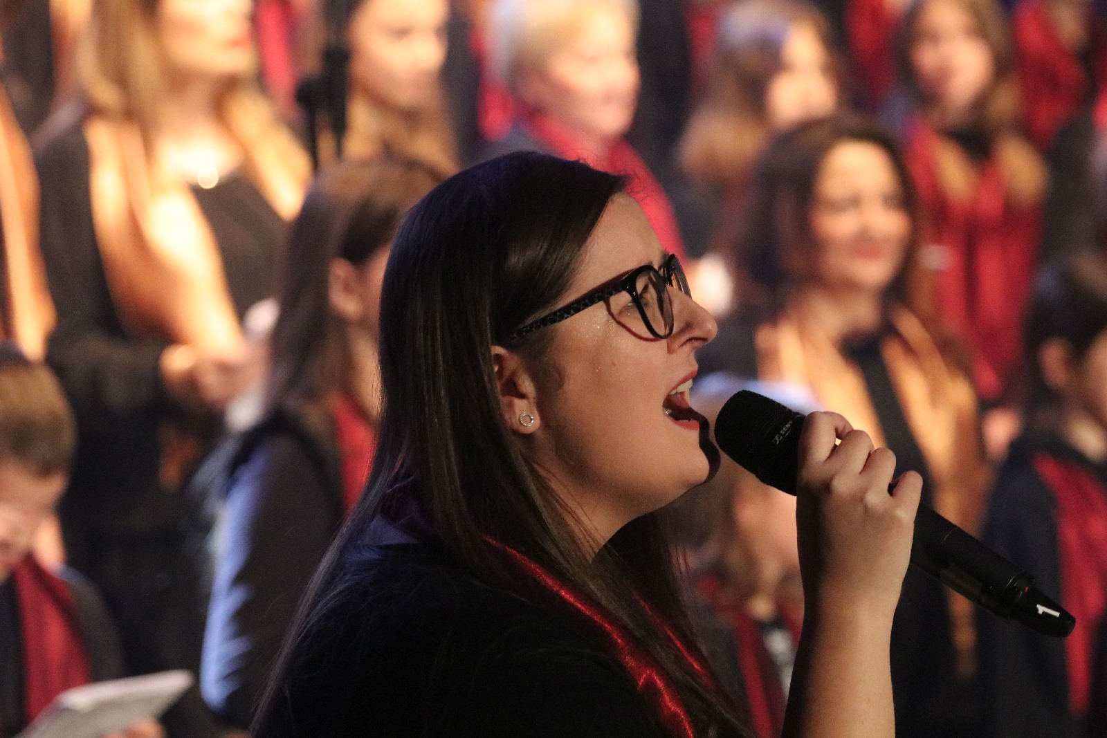 Legniczanie zaśpiewali z Mietkiem Szcześniakiem i Gospel Joy