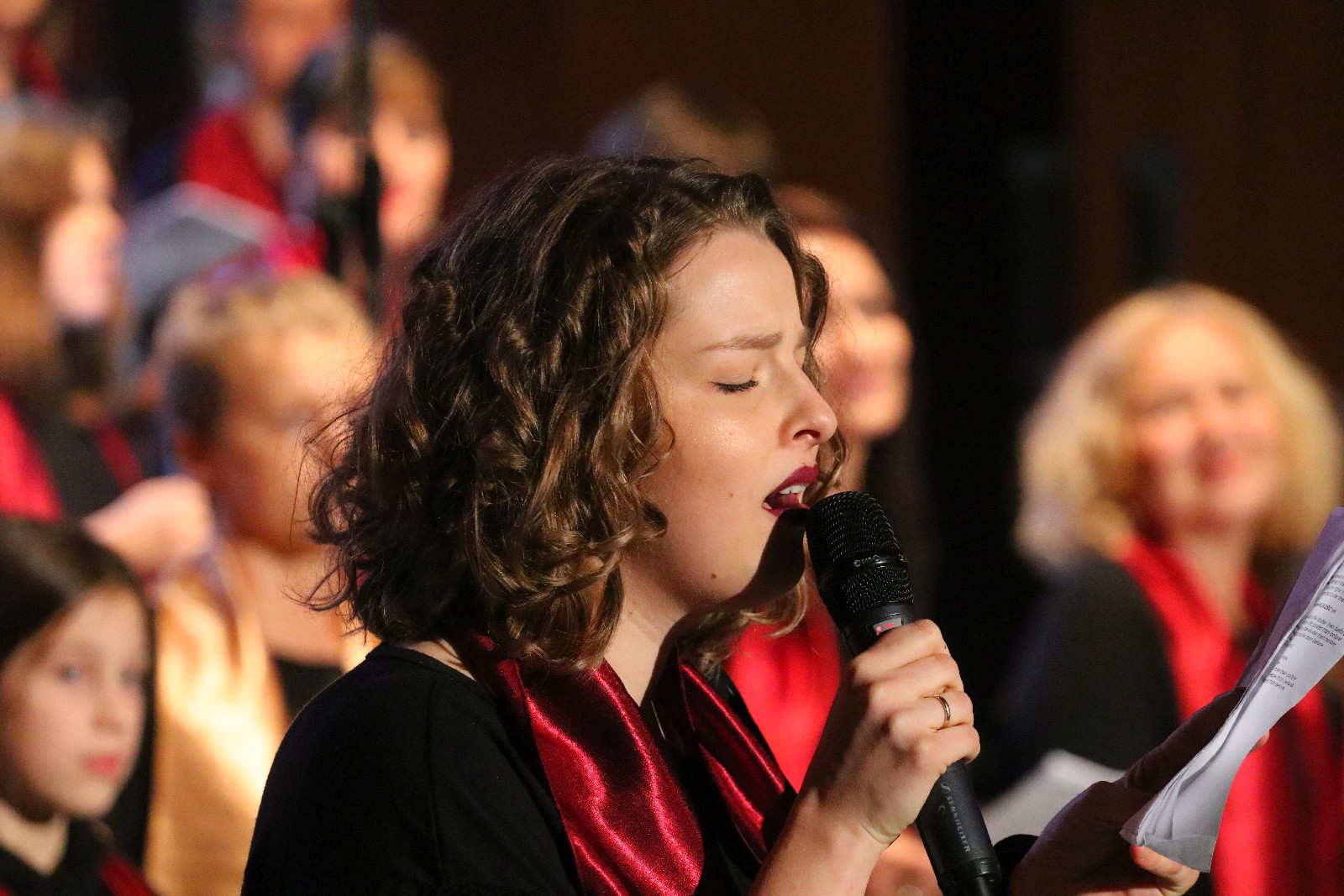 Legniczanie zaśpiewali z Mietkiem Szcześniakiem i Gospel Joy