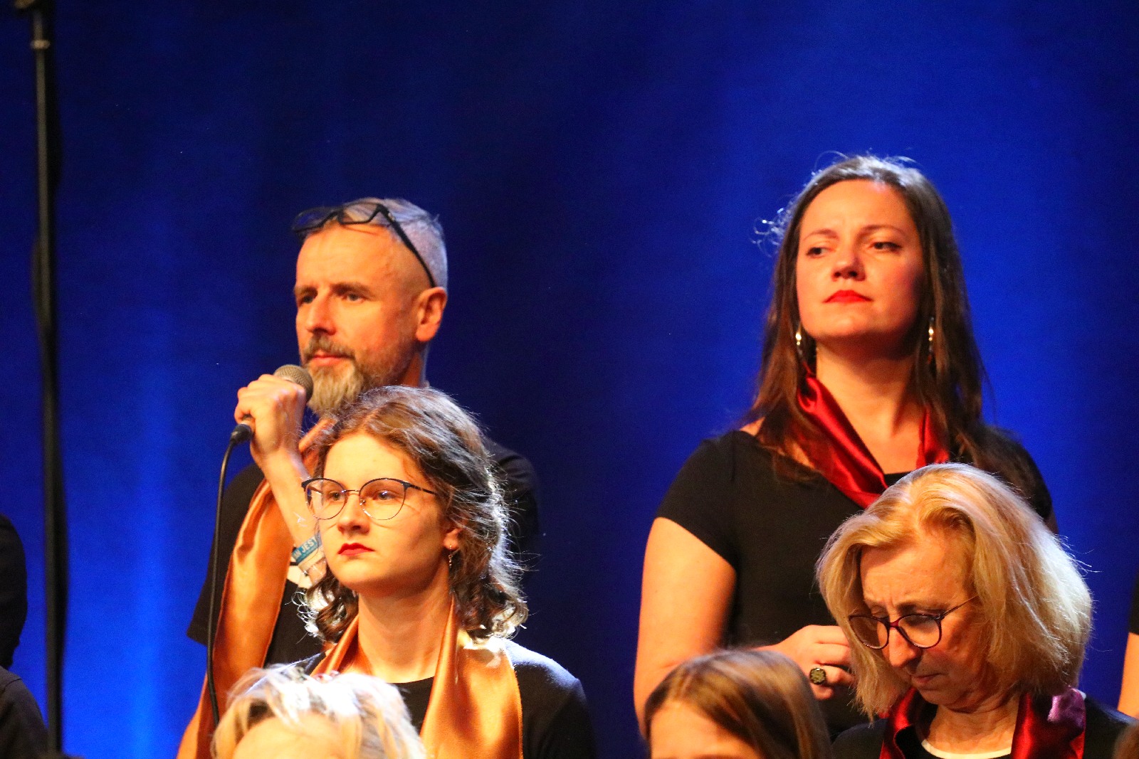 Legniczanie zaśpiewali z Mietkiem Szcześniakiem i Gospel Joy