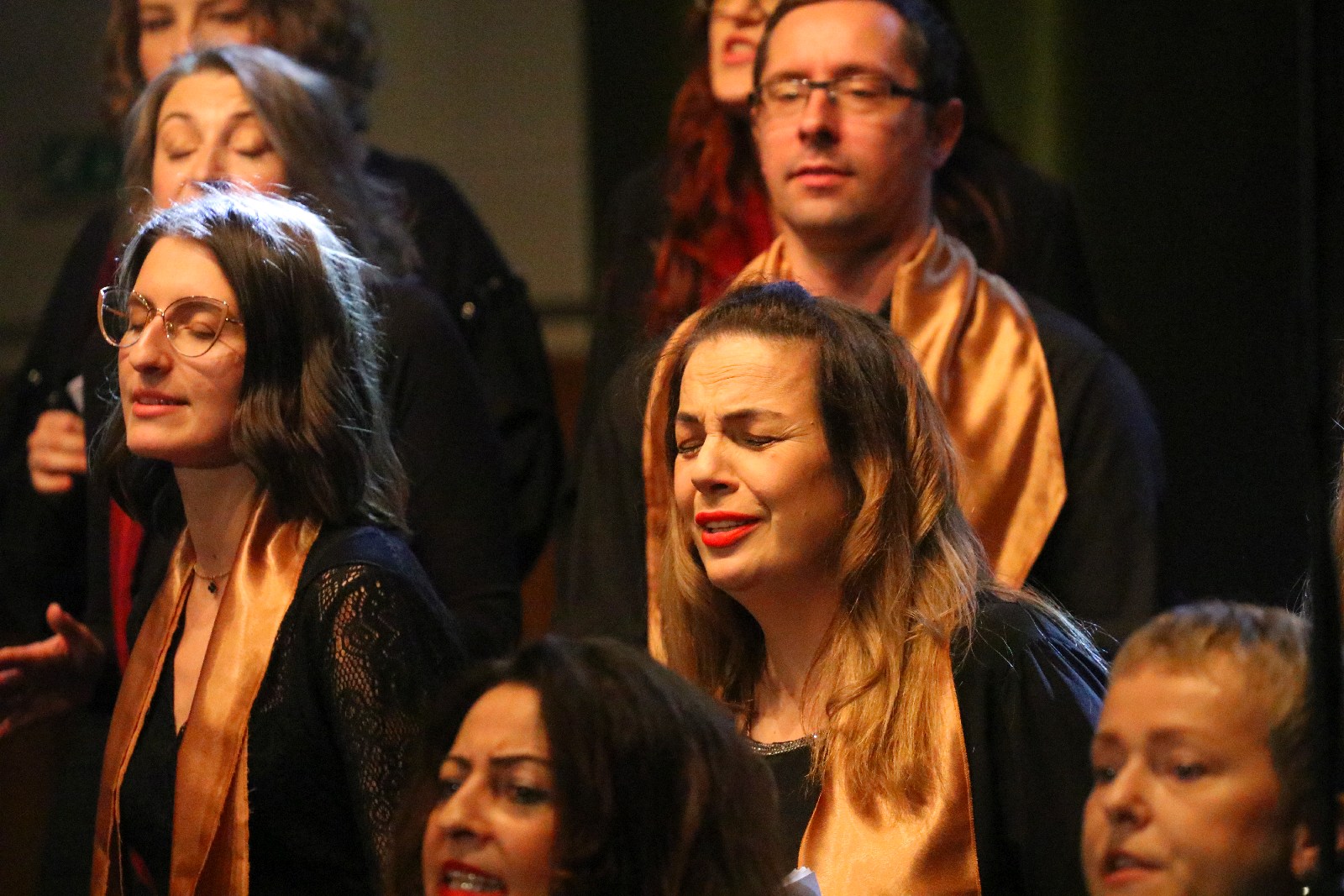 Legniczanie zaśpiewali z Mietkiem Szcześniakiem i Gospel Joy