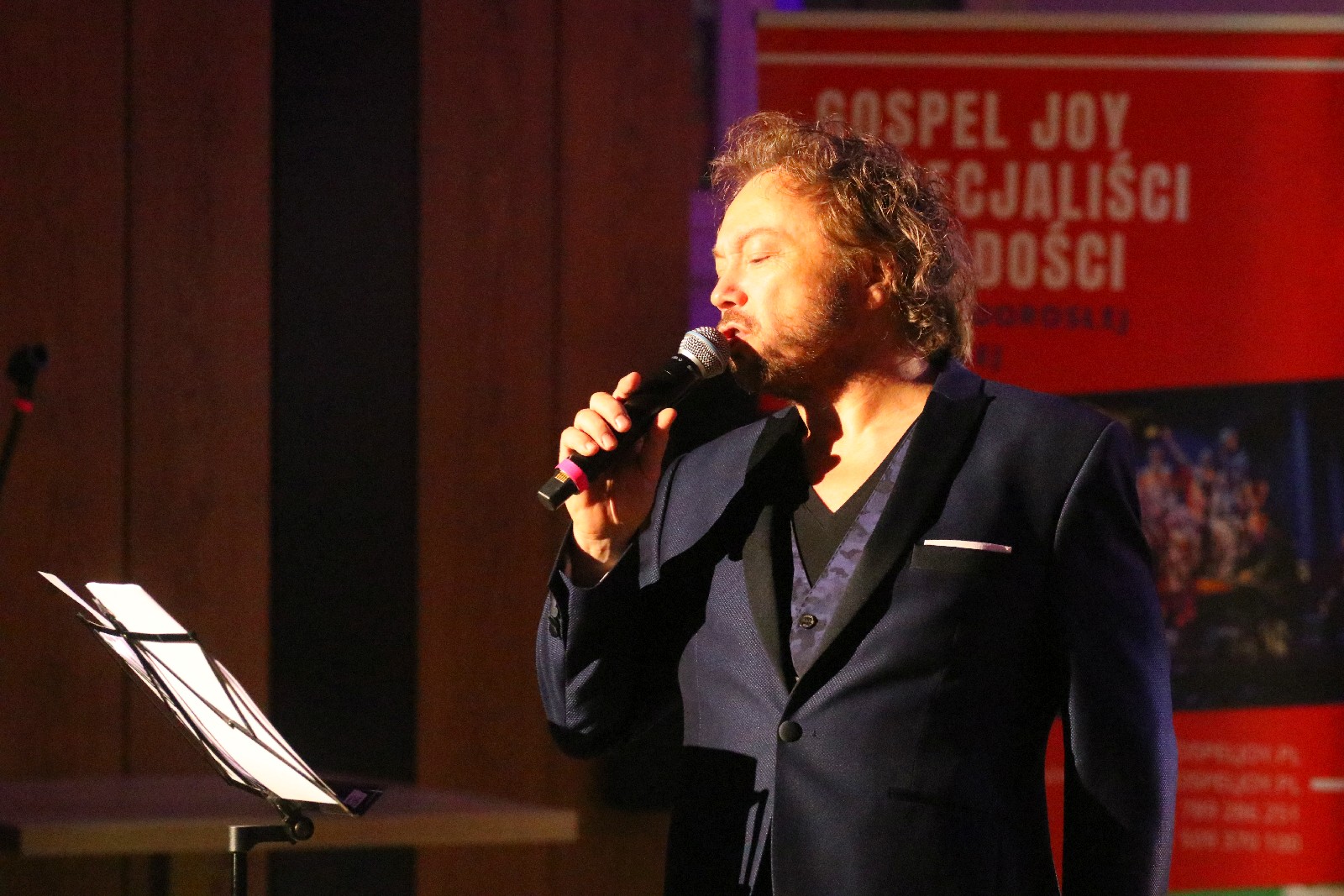 Legniczanie zaśpiewali z Mietkiem Szcześniakiem i Gospel Joy