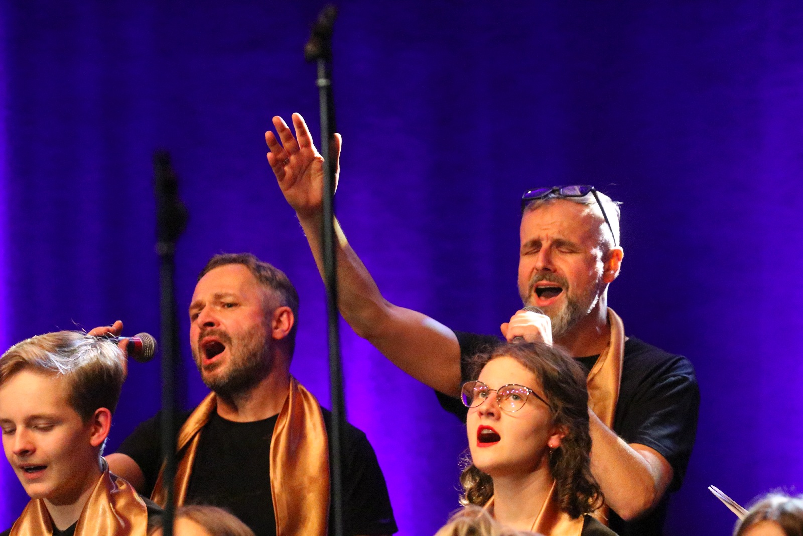 Legniczanie zaśpiewali z Mietkiem Szcześniakiem i Gospel Joy