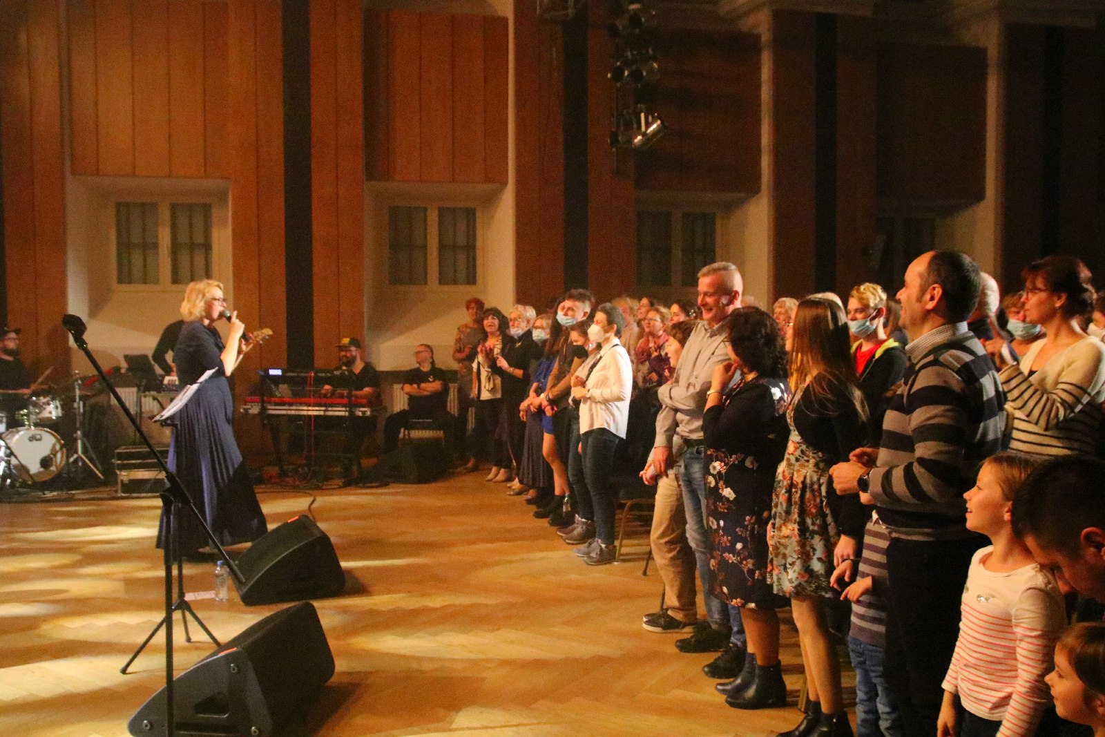 Legniczanie zaśpiewali z Mietkiem Szcześniakiem i Gospel Joy