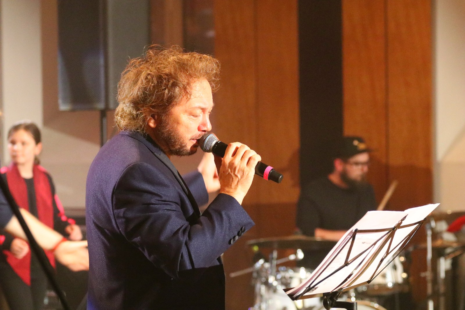 Legniczanie zaśpiewali z Mietkiem Szcześniakiem i Gospel Joy