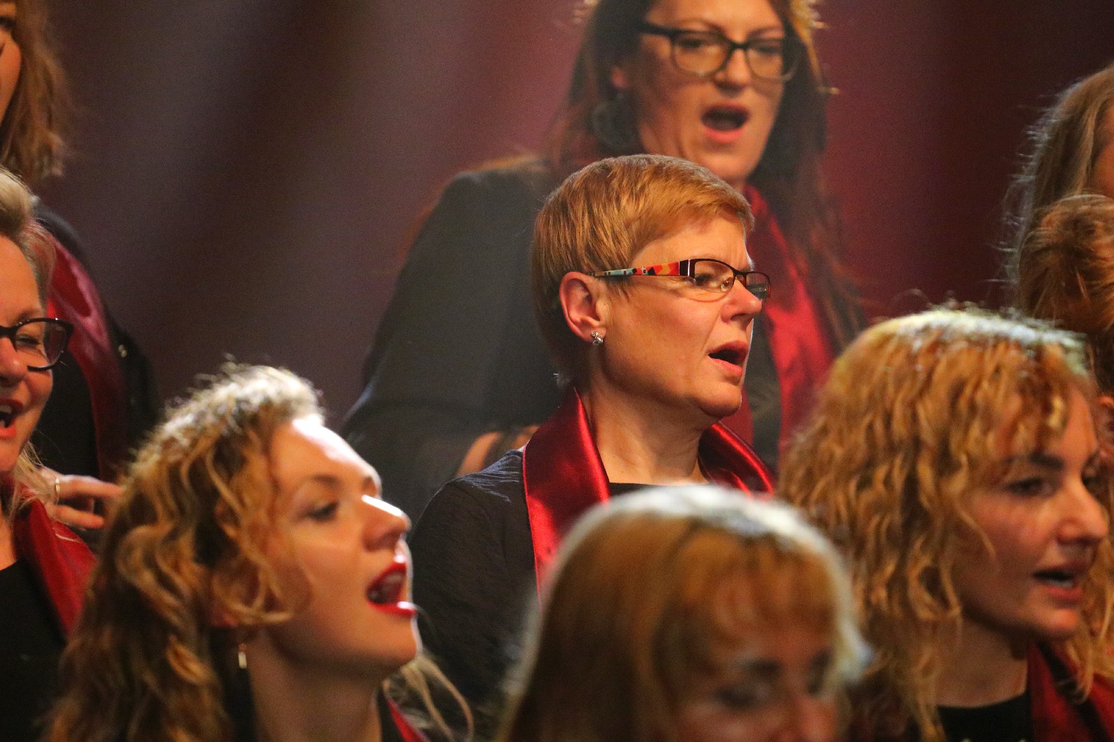 Legniczanie zaśpiewali z Mietkiem Szcześniakiem i Gospel Joy