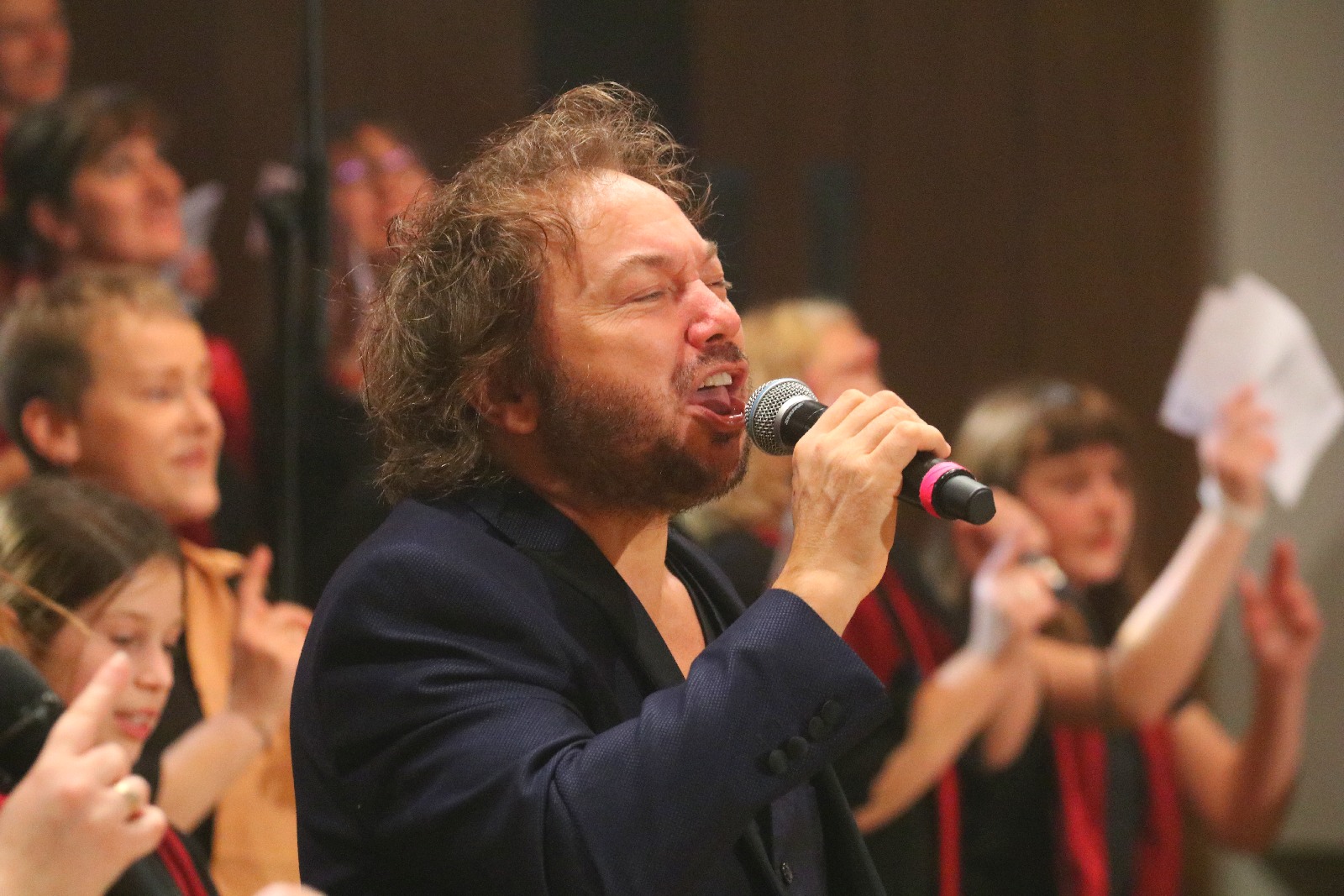 Legniczanie zaśpiewali z Mietkiem Szcześniakiem i Gospel Joy