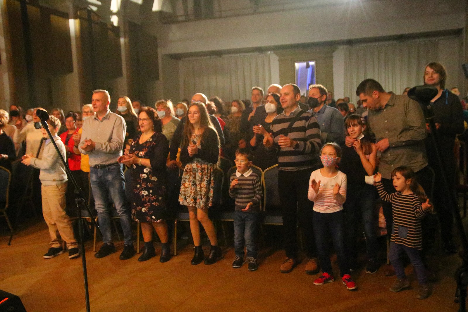 Legniczanie zaśpiewali z Mietkiem Szcześniakiem i Gospel Joy