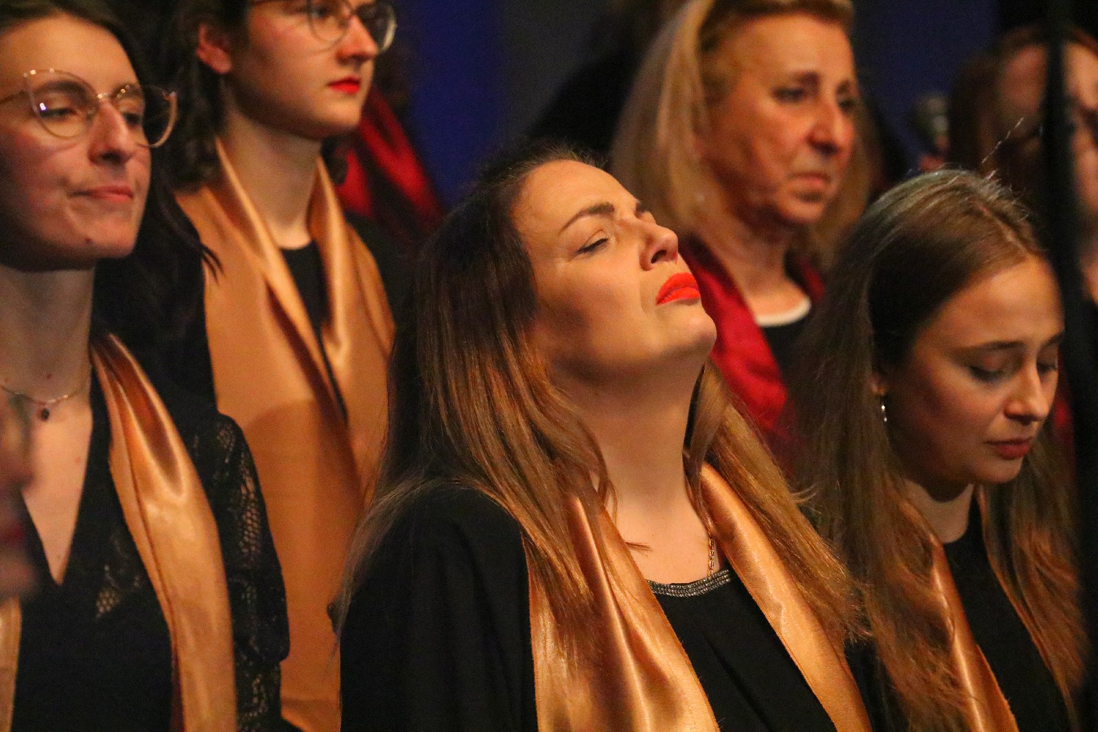 Legniczanie zaśpiewali z Mietkiem Szcześniakiem i Gospel Joy