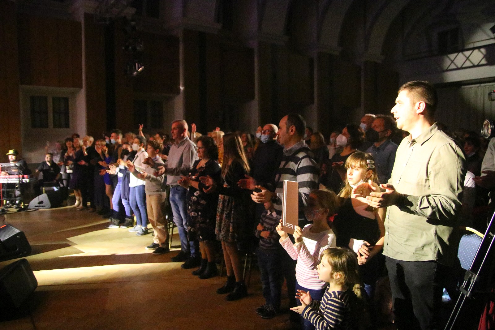 Legniczanie zaśpiewali z Mietkiem Szcześniakiem i Gospel Joy
