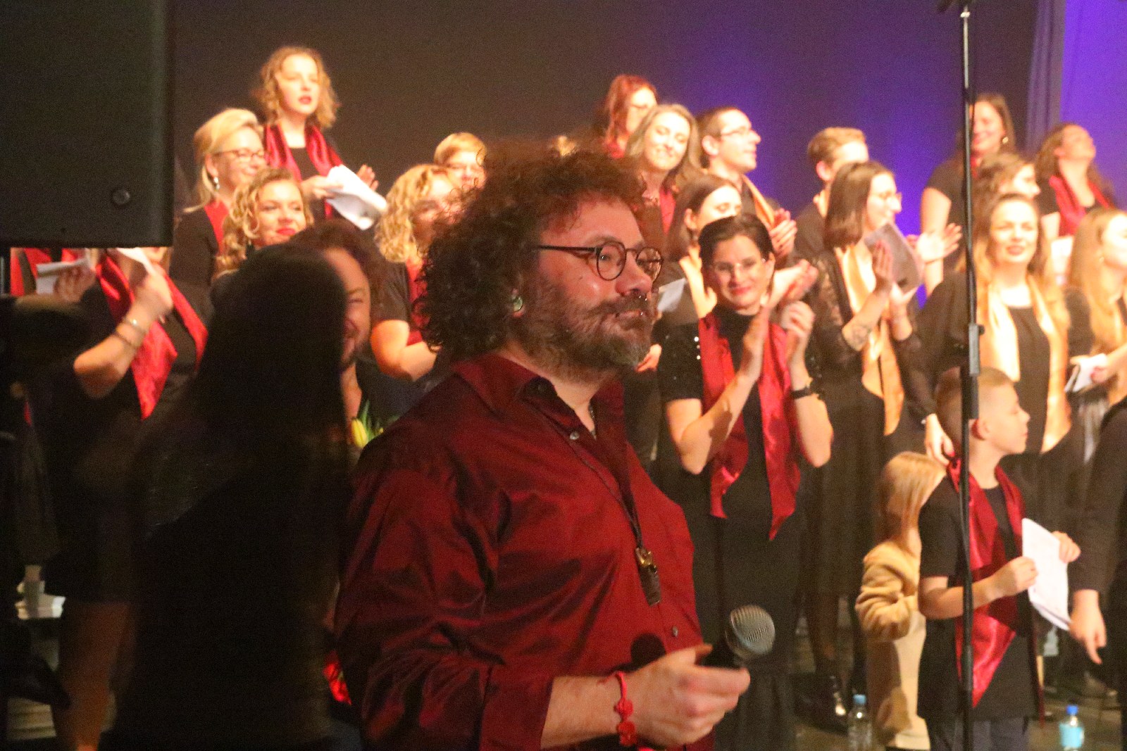 Legniczanie zaśpiewali z Mietkiem Szcześniakiem i Gospel Joy