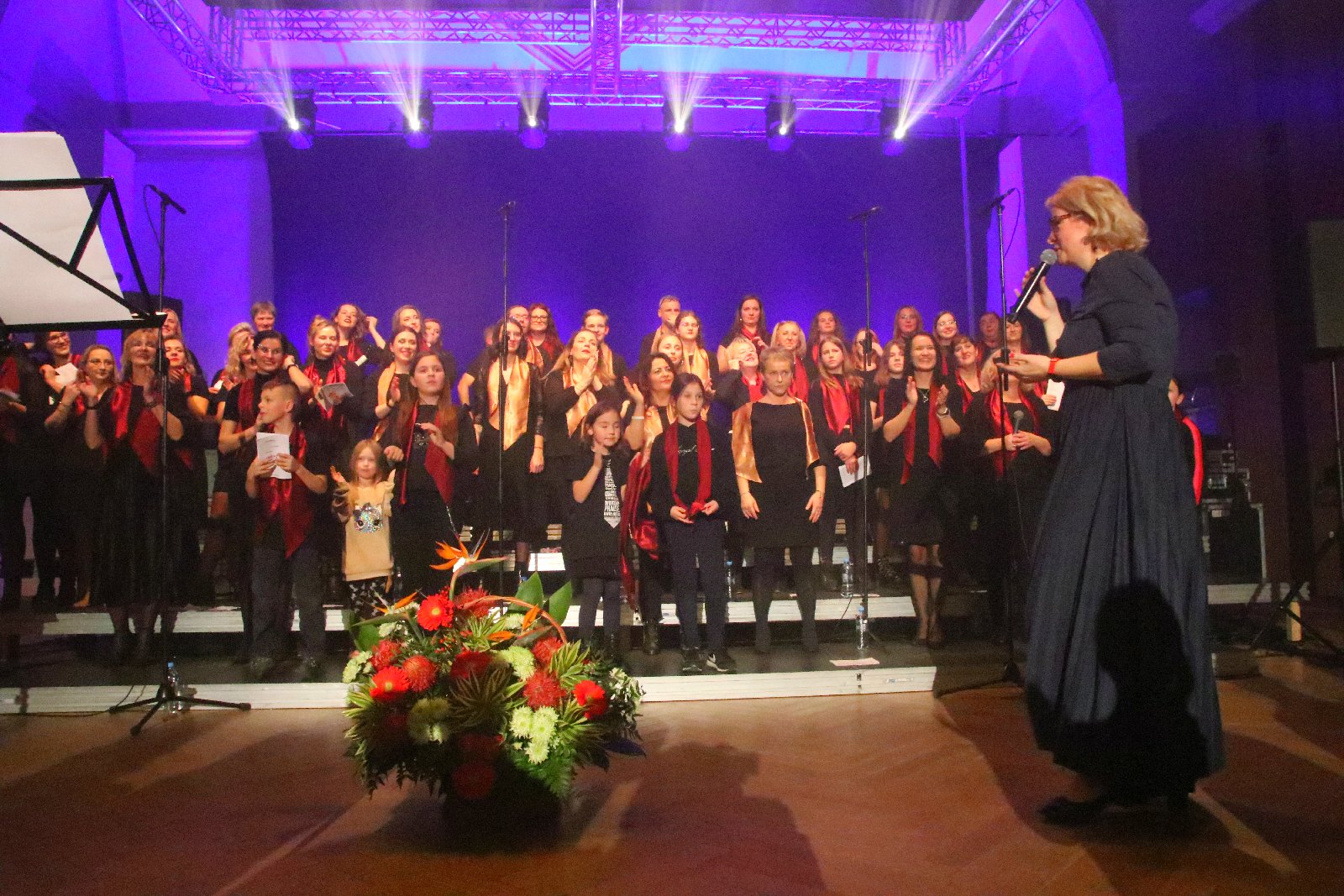 Legniczanie zaśpiewali z Mietkiem Szcześniakiem i Gospel Joy
