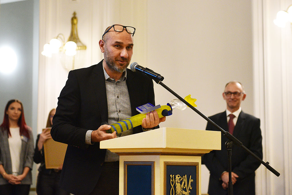 Statuetki Legnickiej Książki Roku 2020 trafiły w męskie ręce
