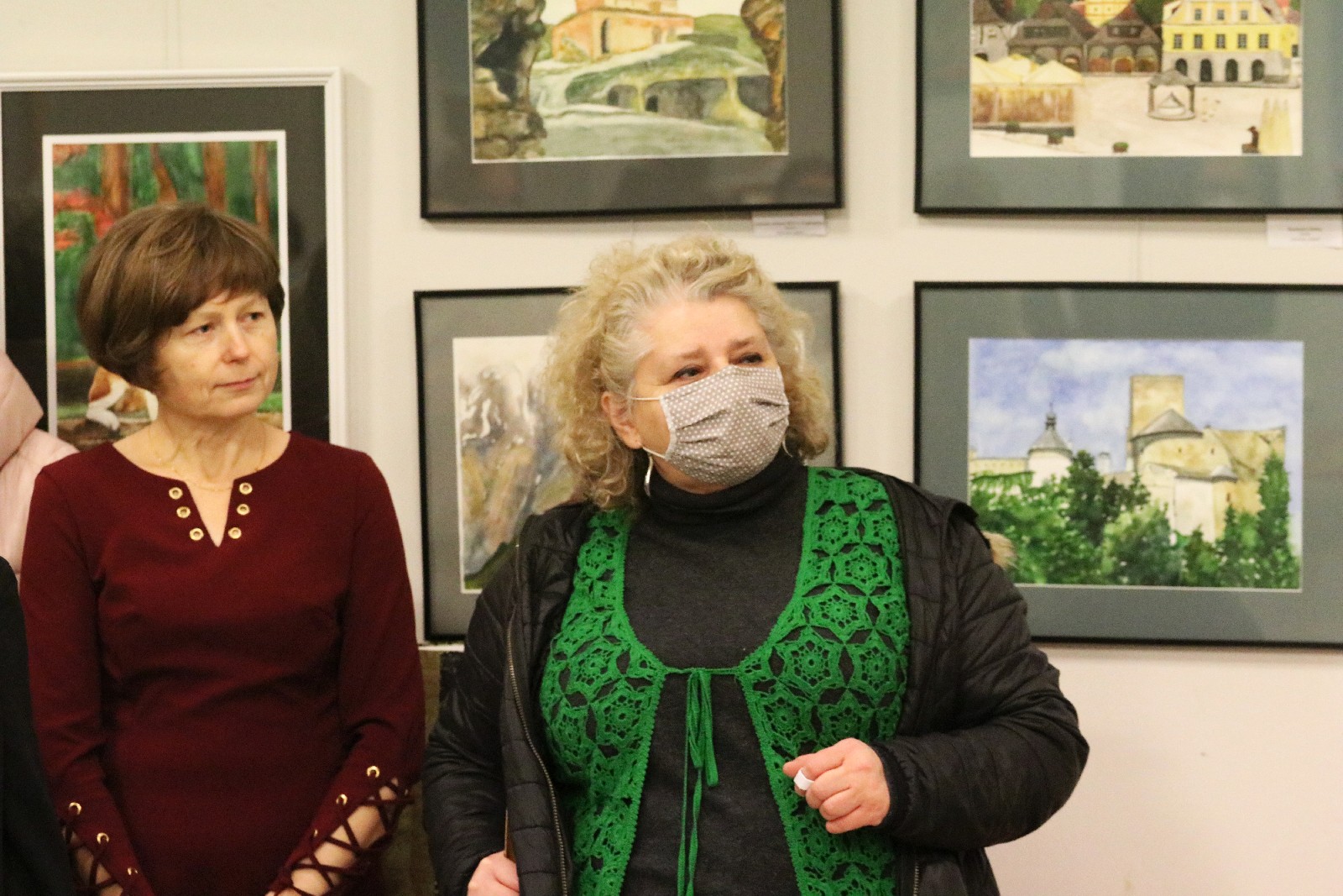 „Przybliżenia” Danuty Zapaśnik w osiedlowym domu kultury