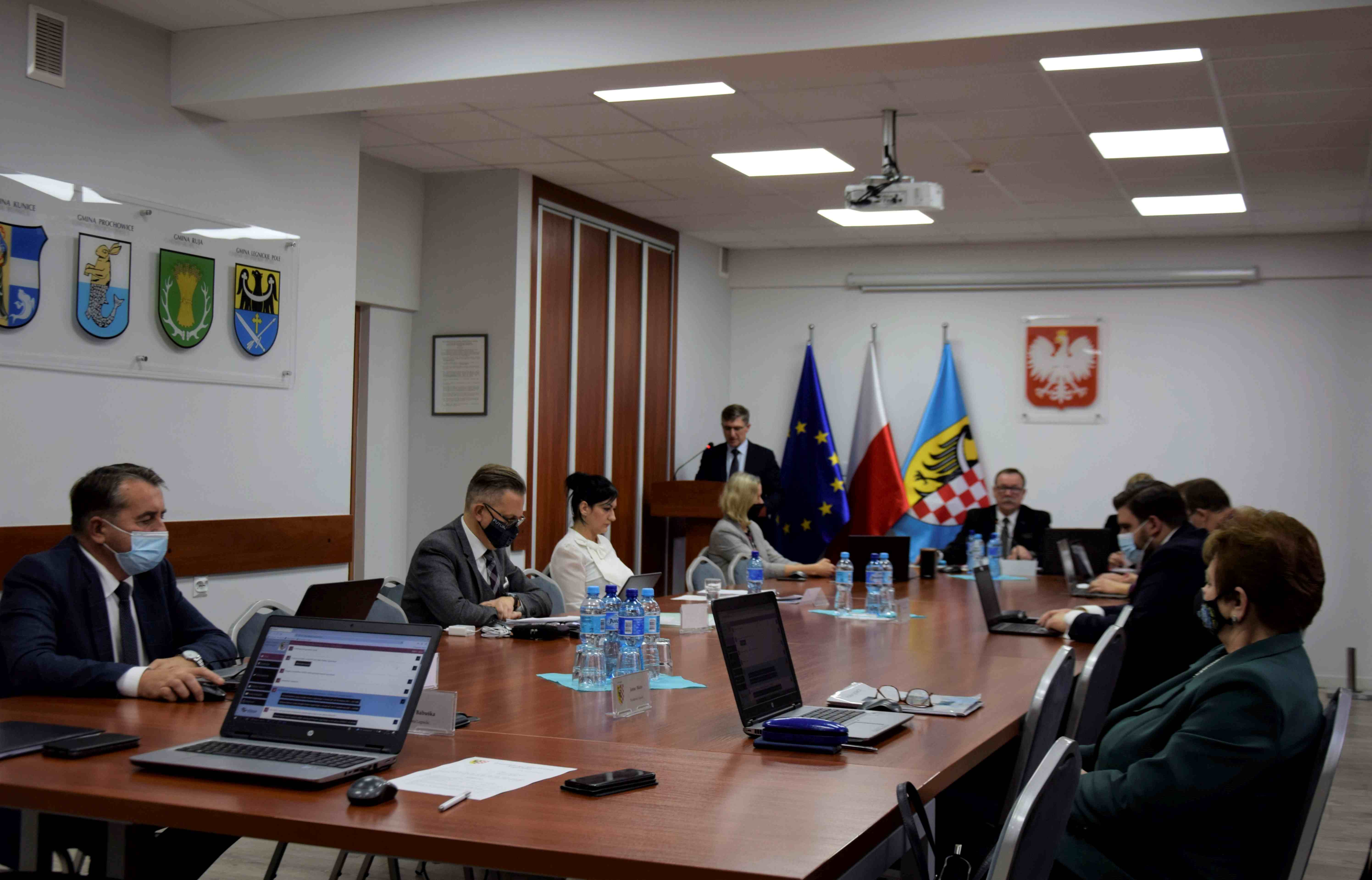 Radni powiatu legnickiego obradowali na listopadowej sesji