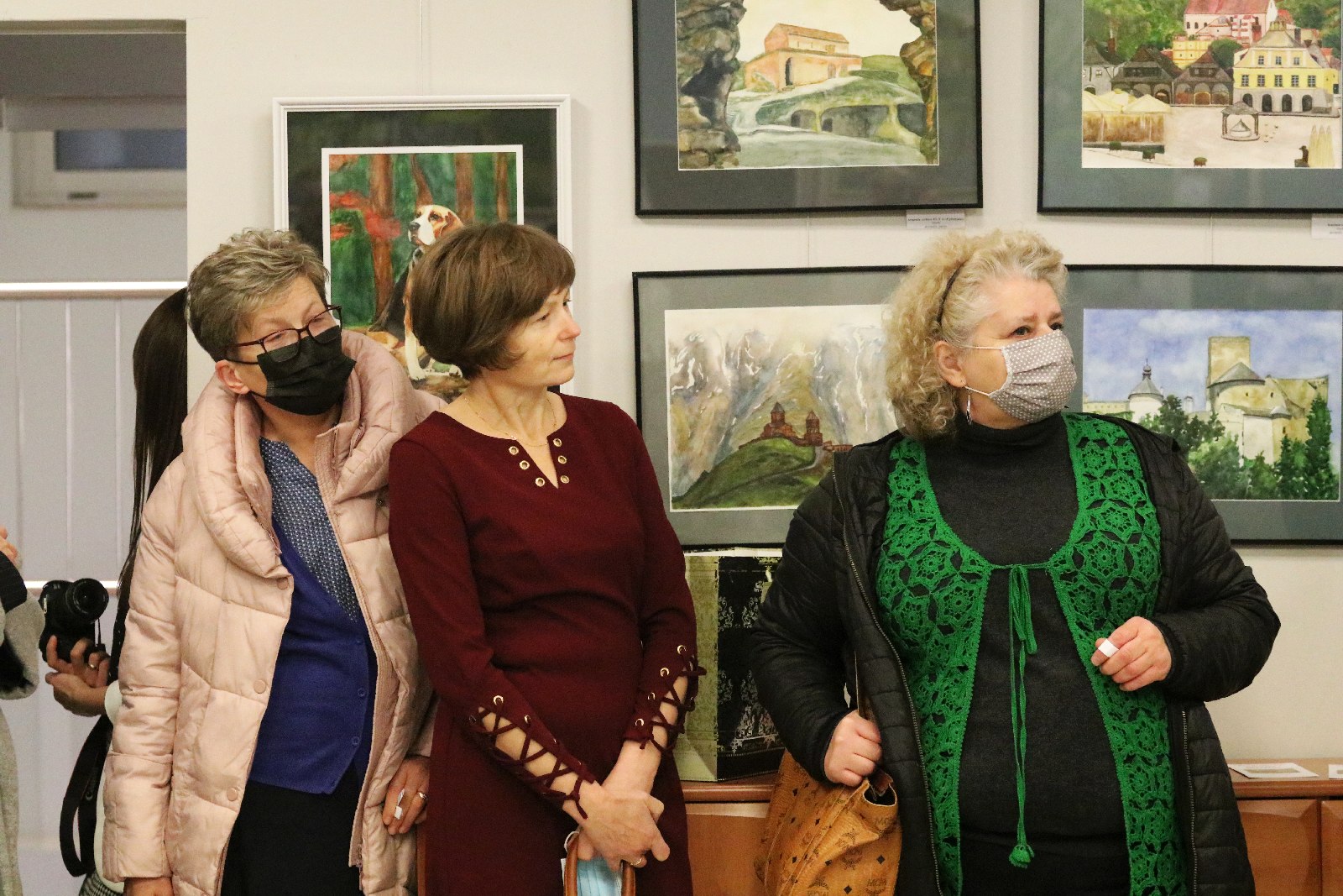 „Przybliżenia” Danuty Zapaśnik w osiedlowym domu kultury
