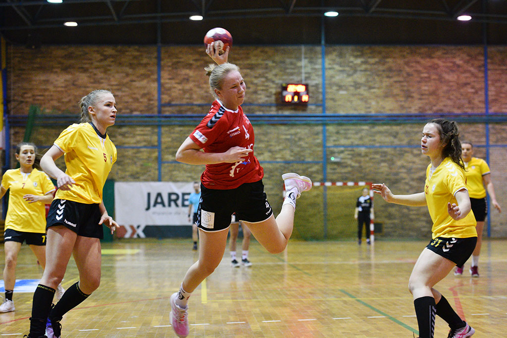 Dziewiątka po rzutach karnych ograła AZS-AWF Handball Wrocław