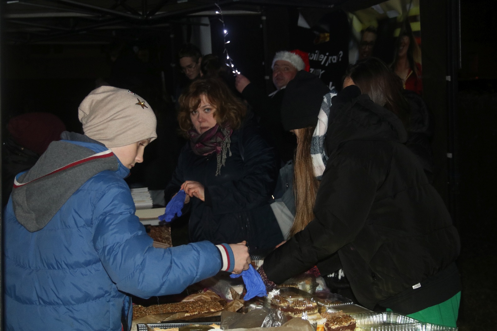 Kunice gorące od gorących serc. Kolędowali dla Hani