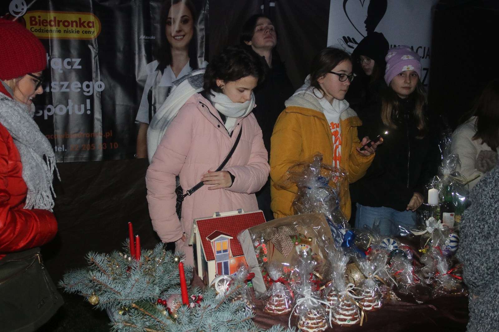Kunice gorące od gorących serc. Kolędowali dla Hani