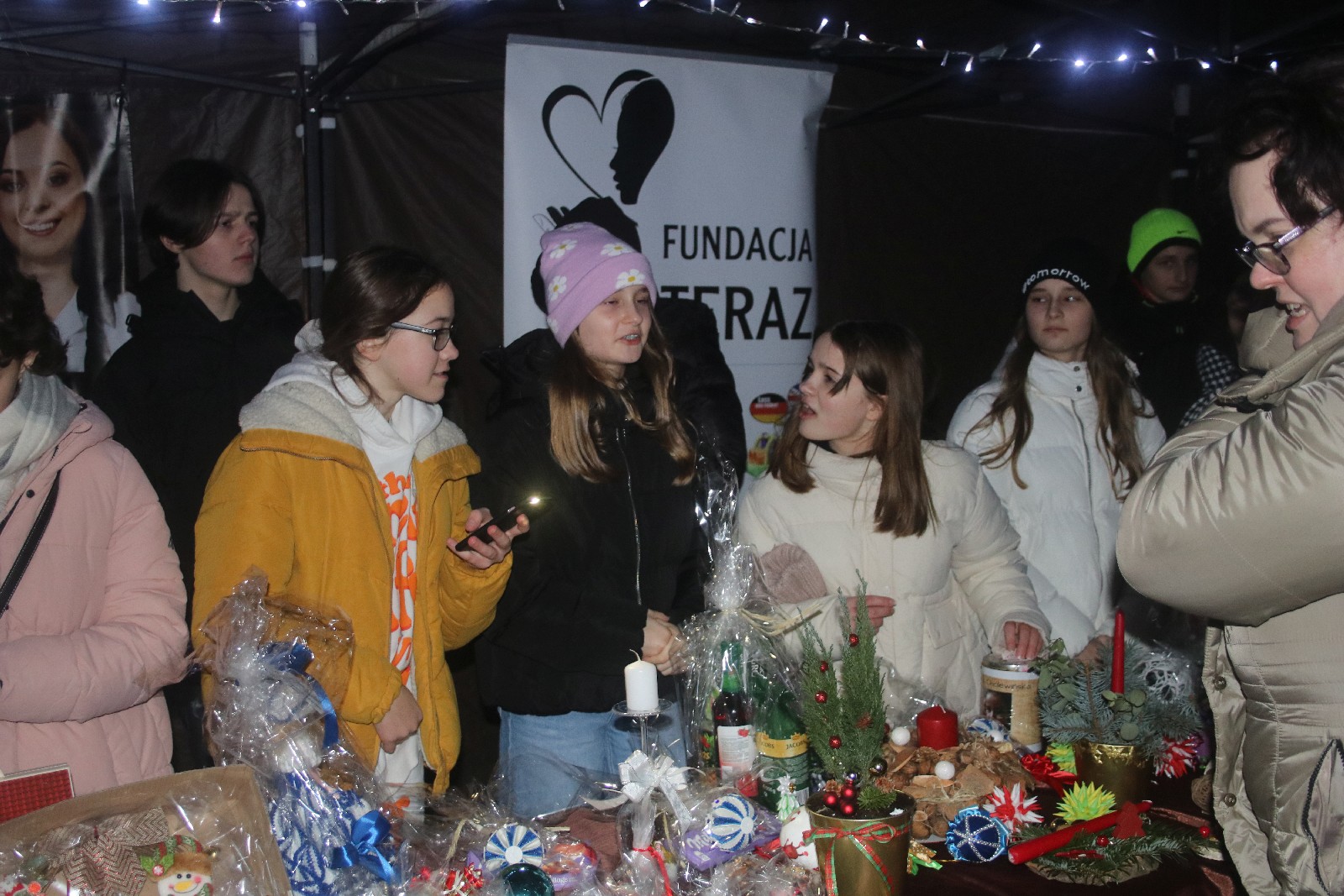Kunice gorące od gorących serc. Kolędowali dla Hani
