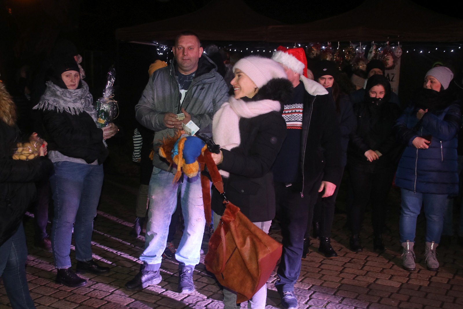 Kunice gorące od gorących serc. Kolędowali dla Hani