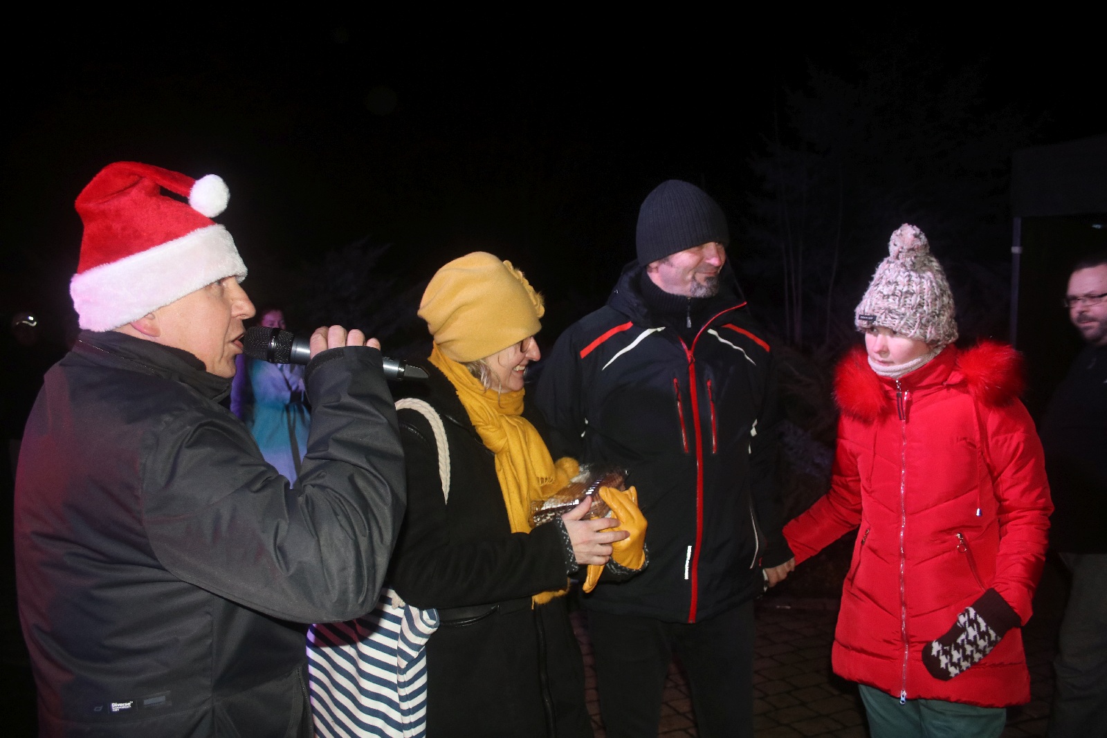 Kunice gorące od gorących serc. Kolędowali dla Hani